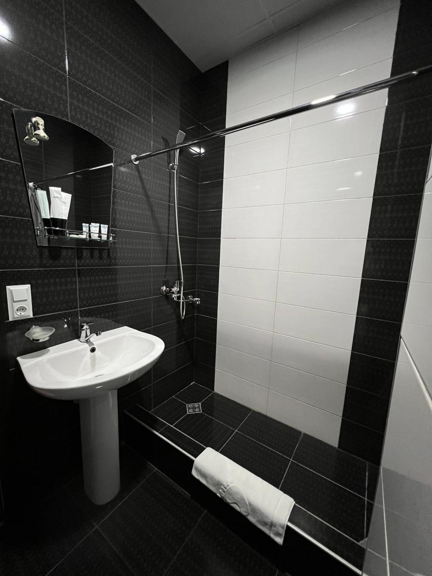 - Granada - Boutique Hotel - Tbilisi - Dış mekan fotoğraf